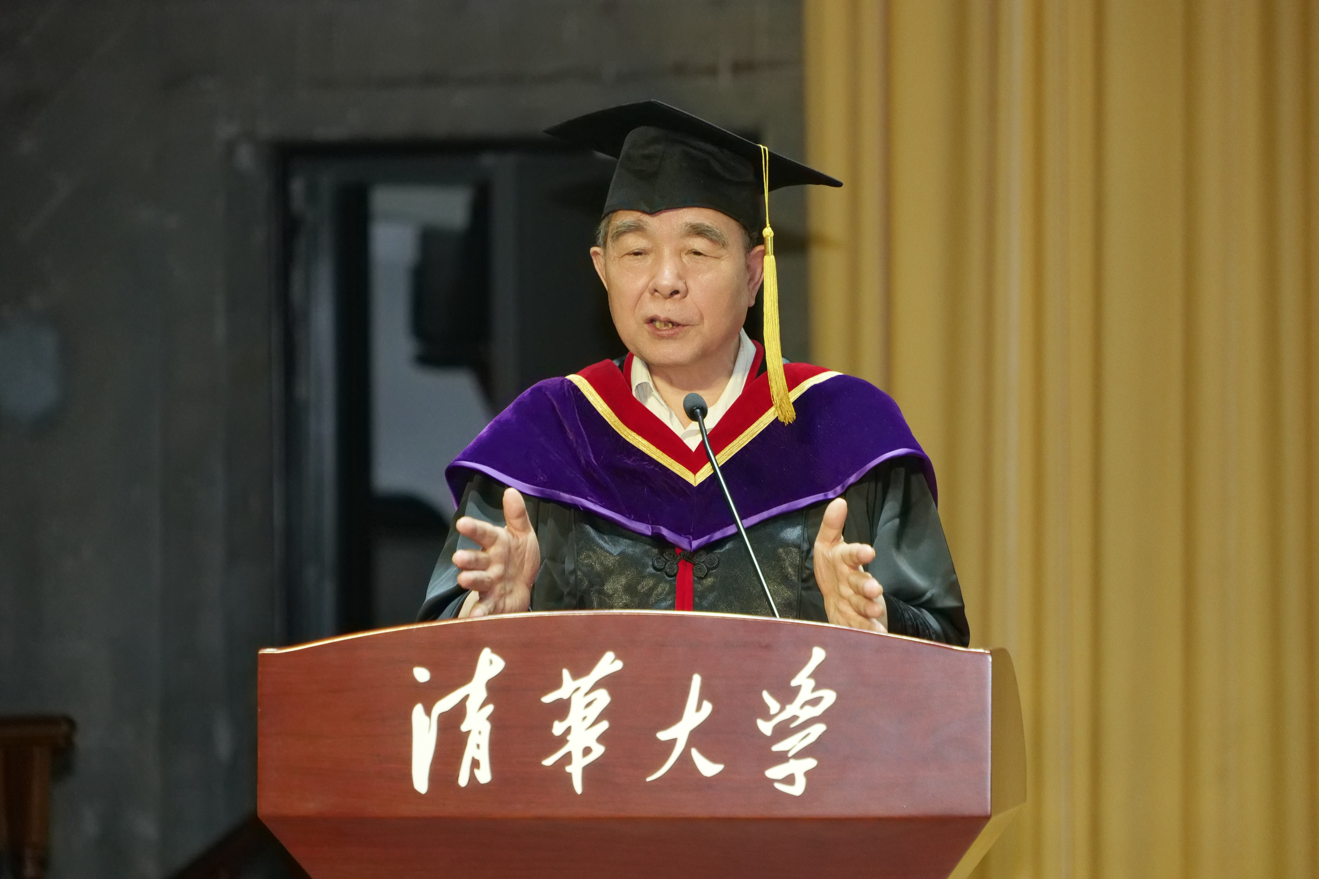 20240630-华体会网页版新闻与传播学院2024年毕业典礼成功举行-新闻学院-柳斌杰总结致辞.JPG