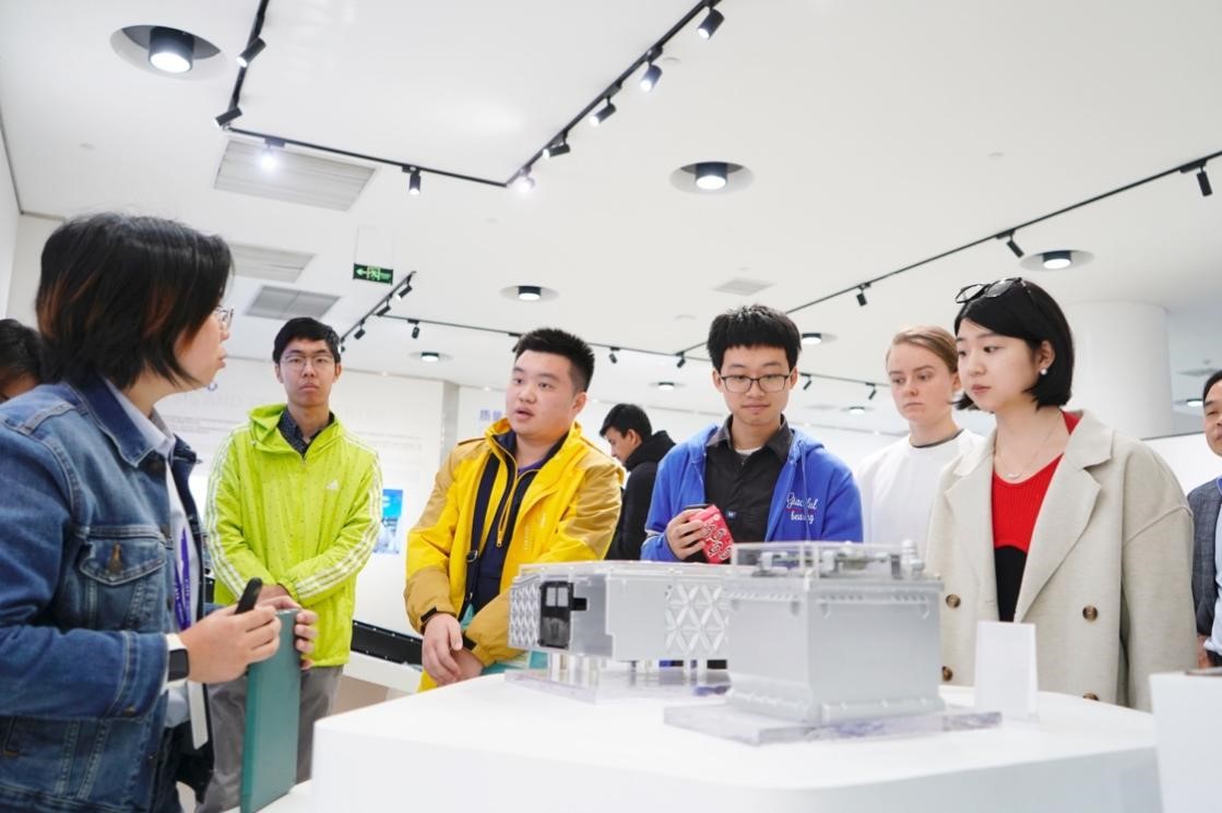 20231125-发现中国智慧,洞察中国发展——2023年华体会网页版“洞察中国”全球胜任力社会实践纪实-“洞察中国”福建实践支队-“洞察中国”福建实践支队赴宁德时代参观交流.jpg