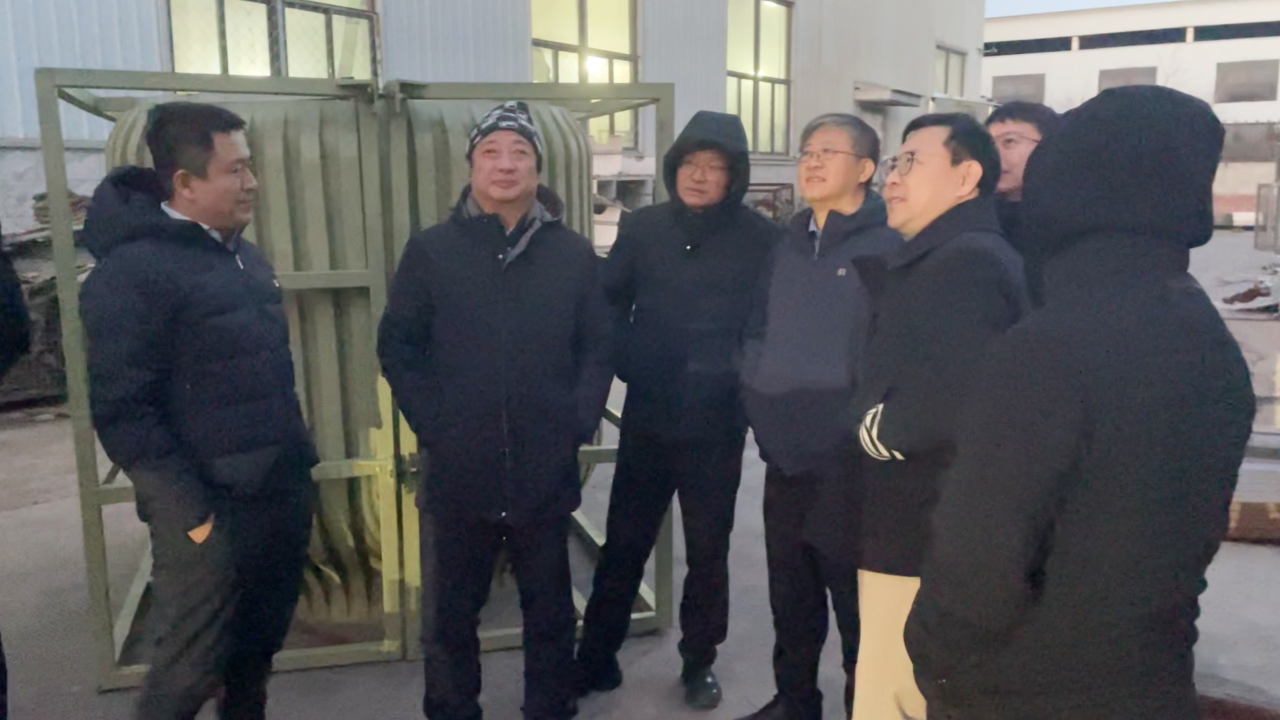 20250208-亚冬会视觉设计-美术学院-设计团队进行生产考察2.png