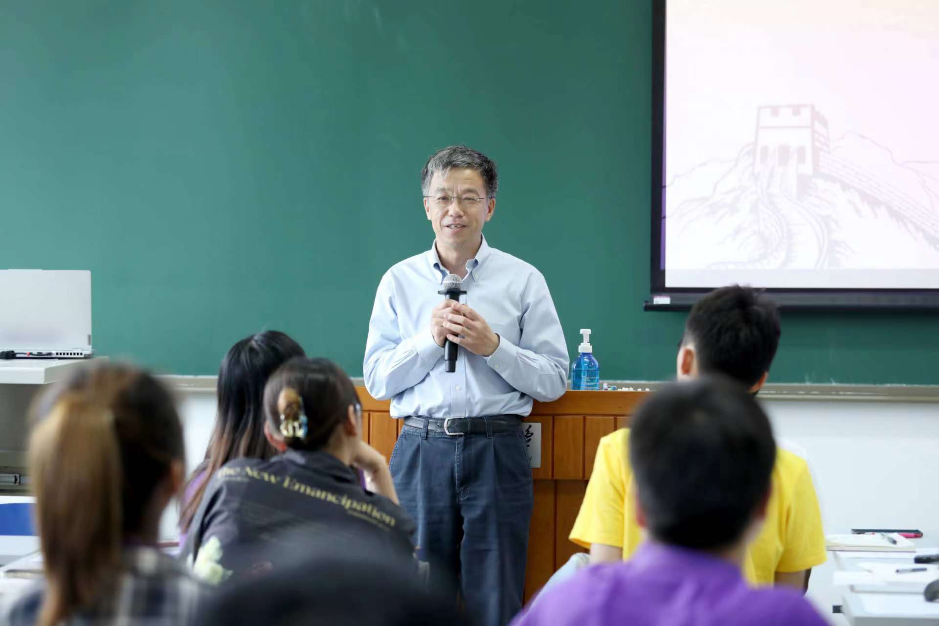 20230514-华体会网页版开展“百年接力,强国有我——奋进新征程”集中主题党团日-石家东-史宗恺参加清华、北大、南开三校联合主题党团日.jpg