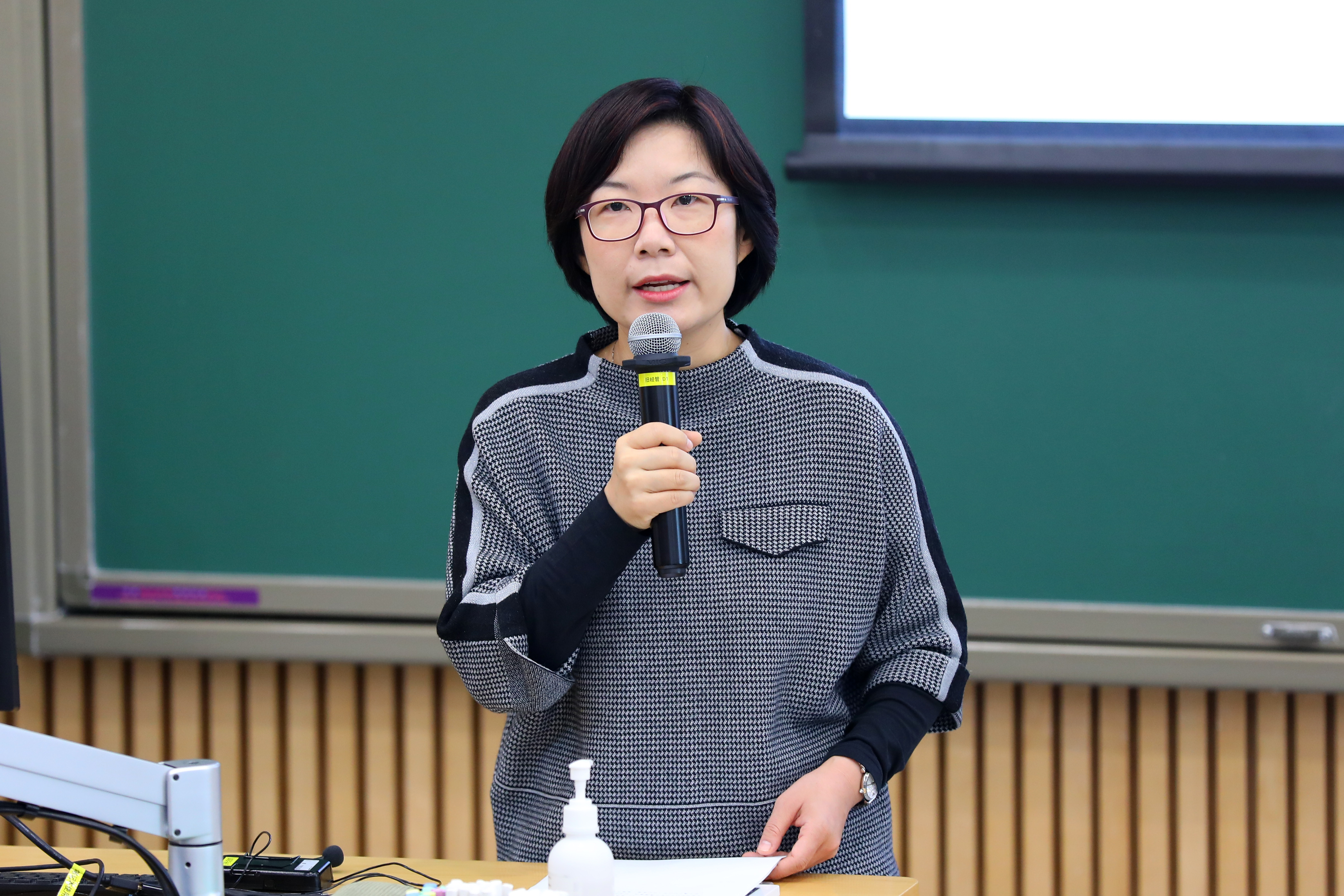 20221015-华体会网页版学生领导力“唐仲英计划”第十二期开班仪式举行-曹文鹏（摄）-张婷讲话.JPG