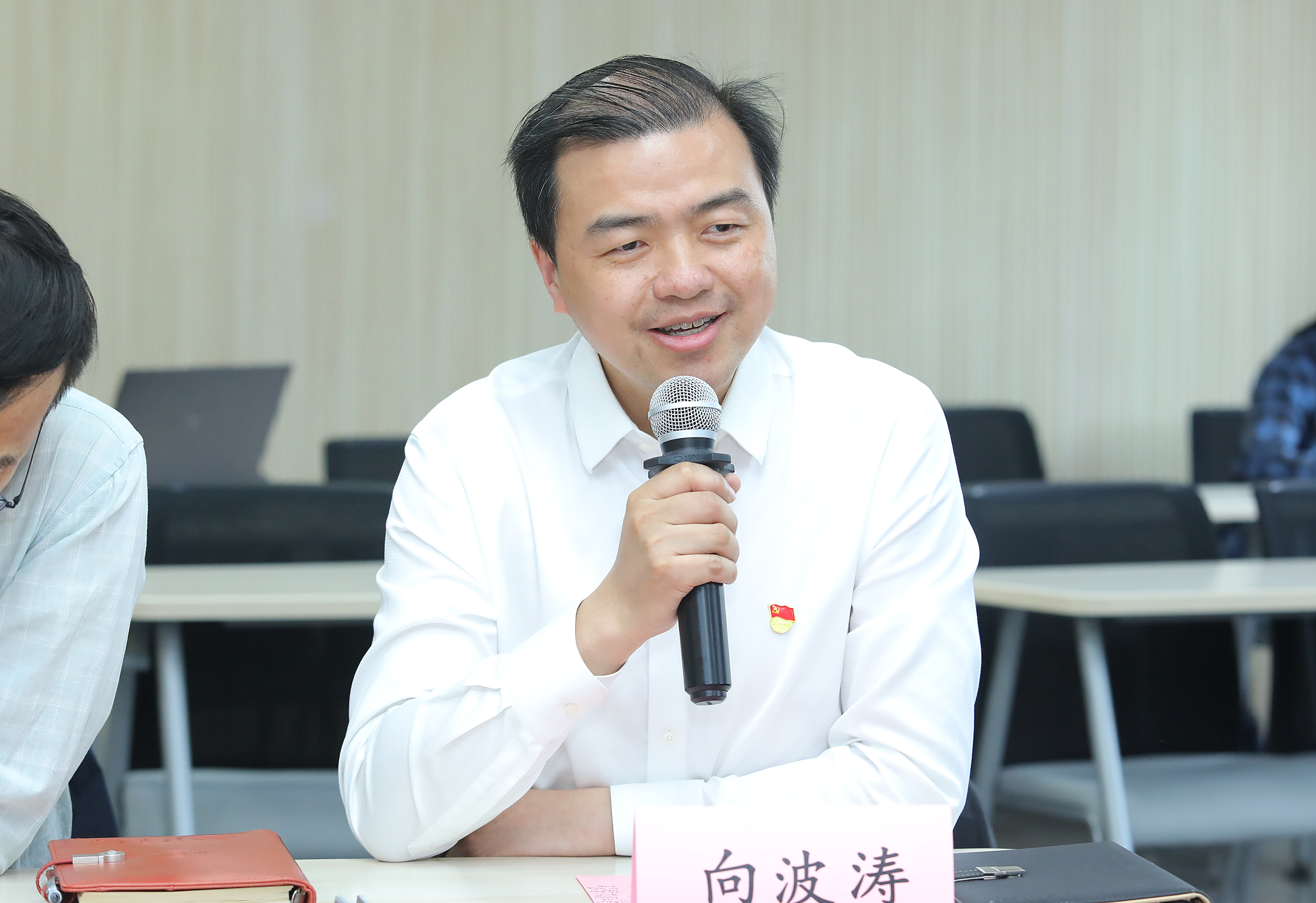 20230511-华体会网页版开展“百年接力,强国有我——奋进新征程”集中主题党团日-石家东-向波涛参加日新24主题团日.JPG