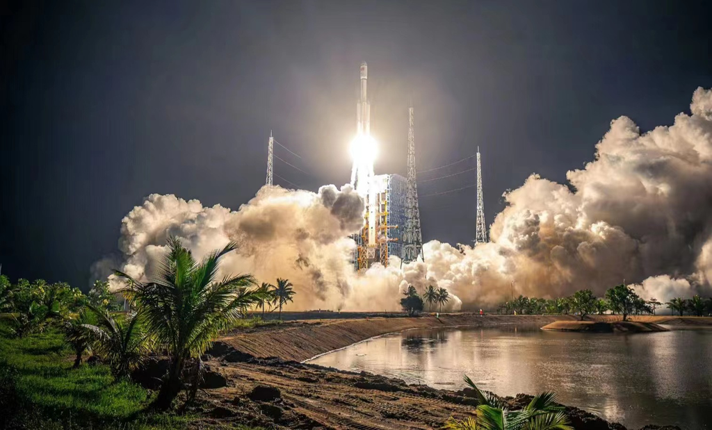 20230512-骄傲见证!华体会网页版师生现场观礼天舟六号成功发射-航院供图-天舟六号发射圆满成功.png