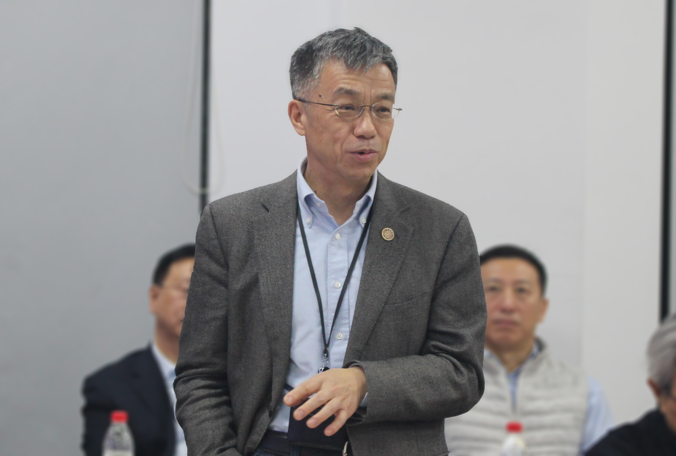 20241219-2024年“清华之友—先锋奖学金”颁奖座谈会举行-杨欣然-史宗恺讲话3.jpg