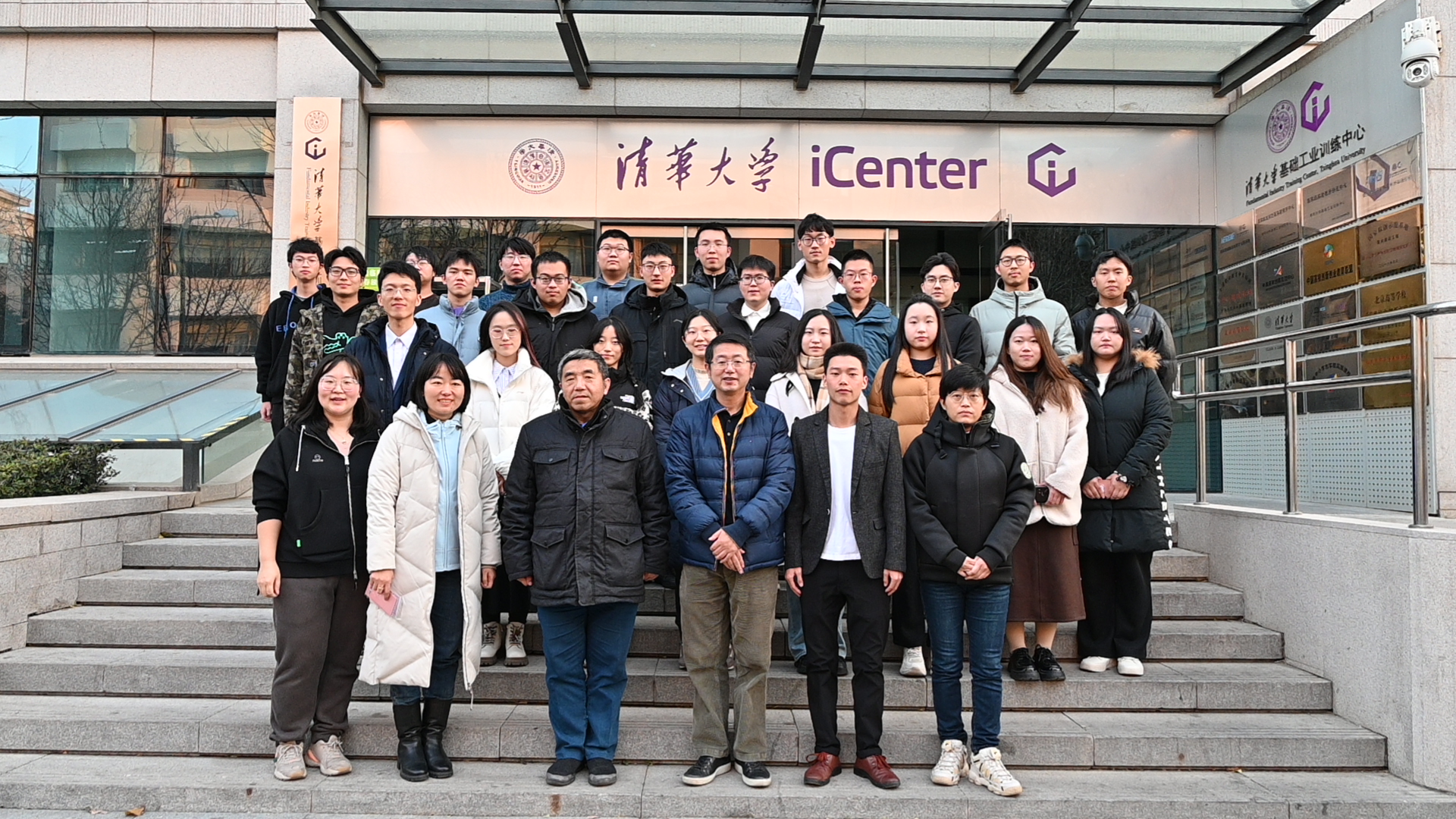 20231203-华体会网页版第24届“文至吾工”大学生人文知识竞赛成功举办-肖舒琪-合影.jpg