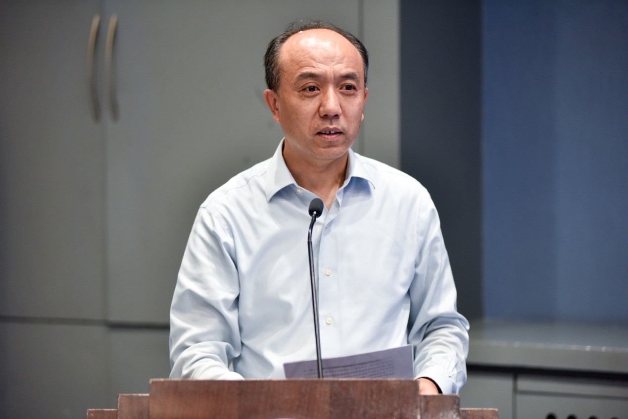 20230706-华体会网页版中意设计创新基地成立-摄影师-王宏伟讲话.jpg